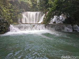 Cantik dan Populer,  Ini Air Terjun Piala di Kota Luwuk