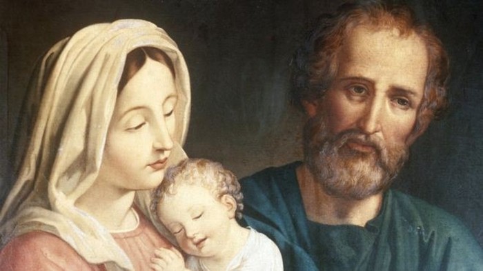 Patung Bunda Maria Diturunkan di Kota Publier Prancis