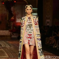 koleksi terbaru Sebastian Gunawan dan Cristina Panarese yang mengusung tema La Divina Marchesa di Ballroom Hotel Mulia. Senayan. Jakarta. [Foto: Mohammad Abduh/Wolipop]