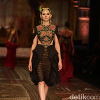 koleksi terbaru Sebastian Gunawan dan Cristina Panarese yang mengusung tema La Divina Marchesa di Ballroom Hotel Mulia. Senayan. Jakarta. [Foto: Mohammad Abduh/Wolipop]