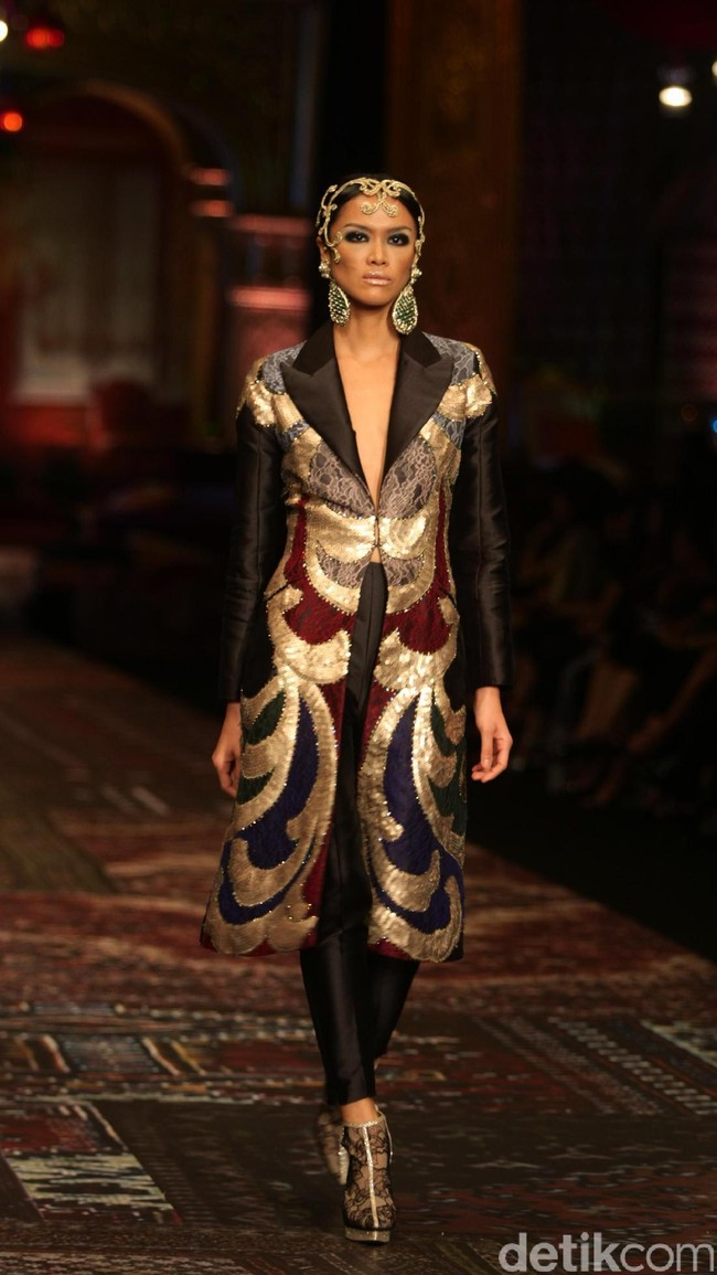 koleksi terbaru Sebastian Gunawan dan Cristina Panarese yang mengusung tema La Divina Marchesa di Ballroom Hotel Mulia. Senayan. Jakarta. [Foto: Mohammad Abduh/Wolipop]