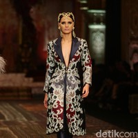 koleksi terbaru Sebastian Gunawan dan Cristina Panarese yang mengusung tema La Divina Marchesa di Ballroom Hotel Mulia. Senayan. Jakarta. [Foto: Mohammad Abduh/Wolipop]