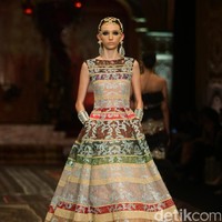 koleksi terbaru Sebastian Gunawan dan Cristina Panarese yang mengusung tema La Divina Marchesa di Ballroom Hotel Mulia. Senayan. Jakarta. [Foto: Mohammad Abduh/Wolipop]