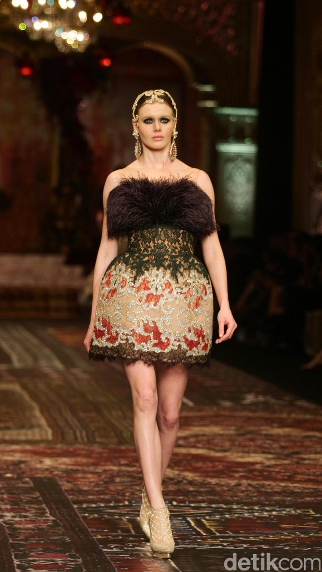 koleksi terbaru Sebastian Gunawan dan Cristina Panarese yang mengusung tema La Divina Marchesa di Ballroom Hotel Mulia. Senayan. Jakarta. [Foto: Mohammad Abduh/Wolipop]