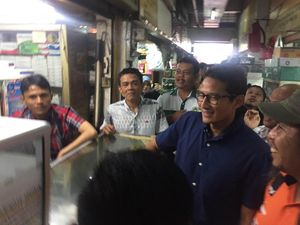 Sandiaga Janjikan Kemudahan Izin ke Pedagang Obat Pasar Pramuka