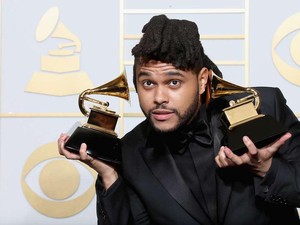 The Weeknd Rilis Lagu tentang Selena Gomez?