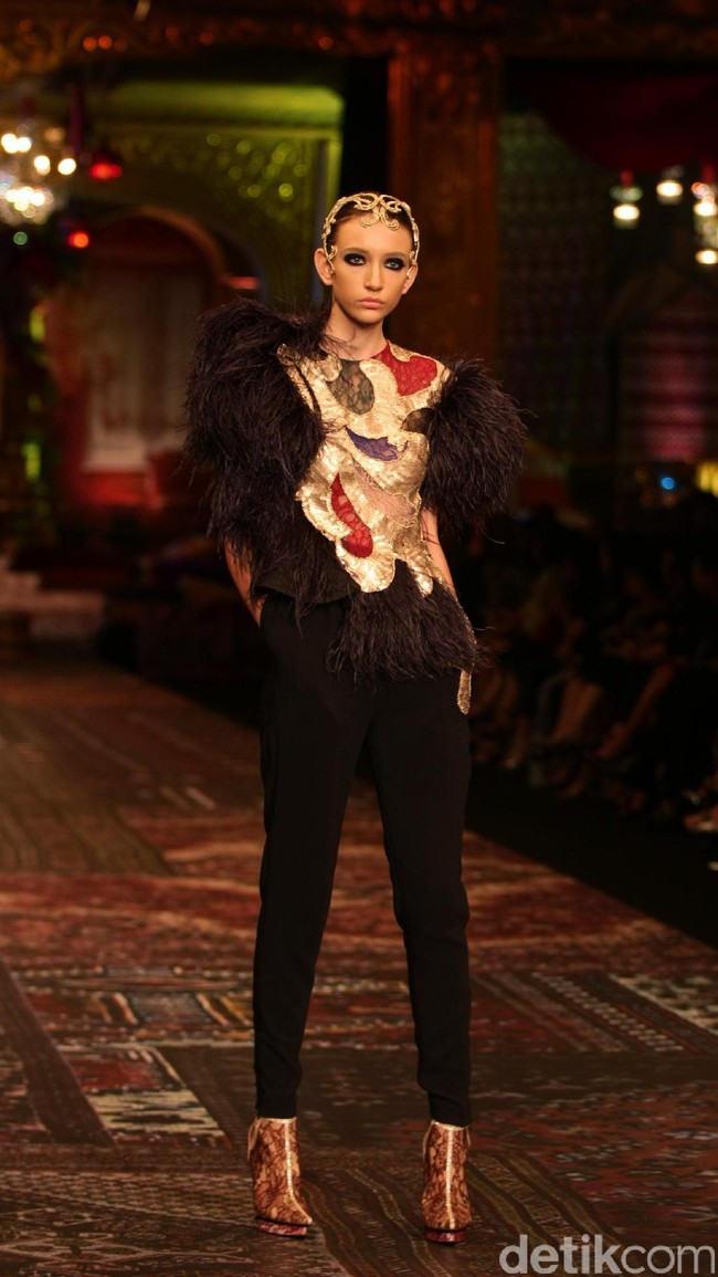 koleksi terbaru Sebastian Gunawan dan Cristina Panarese yang mengusung tema La Divina Marchesa di Ballroom Hotel Mulia. Senayan. Jakarta. [Foto: Mohammad Abduh/Wolipop]