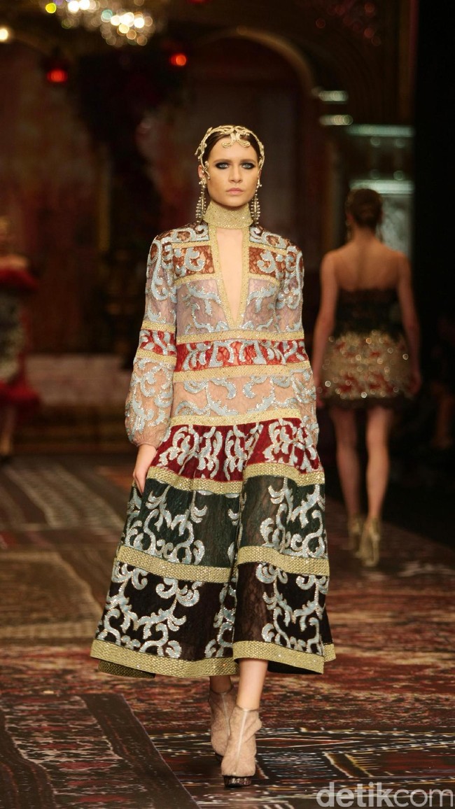 koleksi terbaru Sebastian Gunawan dan Cristina Panarese yang mengusung tema La Divina Marchesa di Ballroom Hotel Mulia. Senayan. Jakarta. [Foto: Mohammad Abduh/Wolipop]