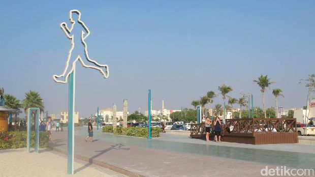Pantai Jumeirah di Dubai