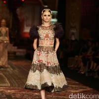 koleksi terbaru Sebastian Gunawan dan Cristina Panarese yang mengusung tema La Divina Marchesa di Ballroom Hotel Mulia. Senayan. Jakarta. [Foto: Mohammad Abduh/Wolipop]