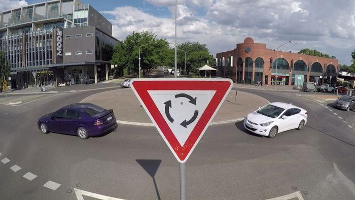 Mengapa Canberra Punya Lebih Banyak Bundaran daripada Lampu Merah?