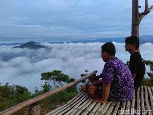 Ajaib! Trenggalek Punya Negeri di Atas Awan