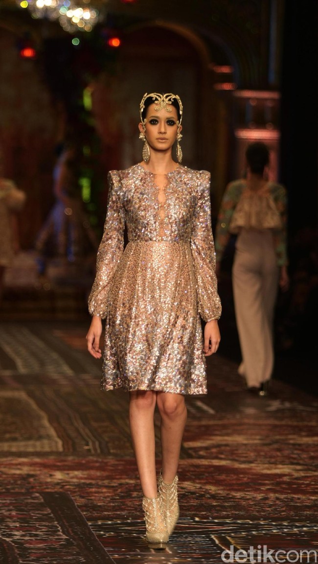 koleksi terbaru Sebastian Gunawan dan Cristina Panarese yang mengusung tema La Divina Marchesa di Ballroom Hotel Mulia. Senayan. Jakarta. [Foto: Mohammad Abduh/Wolipop]