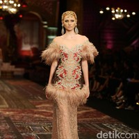 koleksi terbaru Sebastian Gunawan dan Cristina Panarese yang mengusung tema La Divina Marchesa di Ballroom Hotel Mulia. Senayan. Jakarta. [Foto: Mohammad Abduh/Wolipop]