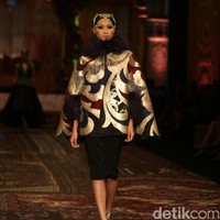 koleksi terbaru Sebastian Gunawan dan Cristina Panarese yang mengusung tema La Divina Marchesa di Ballroom Hotel Mulia. Senayan. Jakarta. [Foto: Mohammad Abduh/Wolipop]