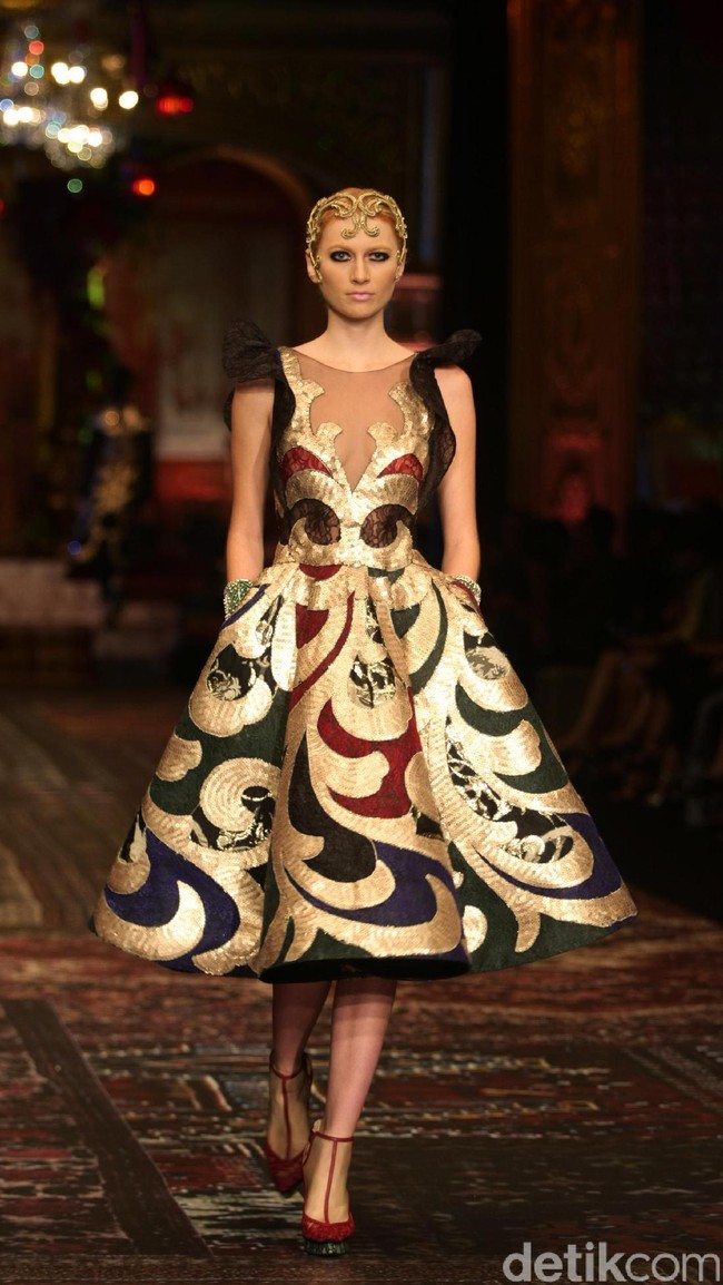 koleksi terbaru Sebastian Gunawan dan Cristina Panarese yang mengusung tema La Divina Marchesa di Ballroom Hotel Mulia. Senayan. Jakarta. [Foto: Mohammad Abduh/Wolipop]