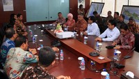 Ketujuh kota tersebut adalah DKI Jakarta, Tangerang, Bandung, Semarang, Surakarta, Surabaya, dan Makassar.dengan perincian untuk Jakarta 4x10 MW dan 6 kota lainnya masing-masing 10 MW.