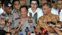 Hadir juga sejumlah pimpinan KPK lainnya dalam jumpa pers tersebut.