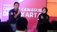 Pasangan cagub-cawagub DKI Agus Yudhoyono-Sylviana Murni saat hadir di acara livestreaming eksklusif di markas detikcom, Jakarta, Senin (5/12/2016).