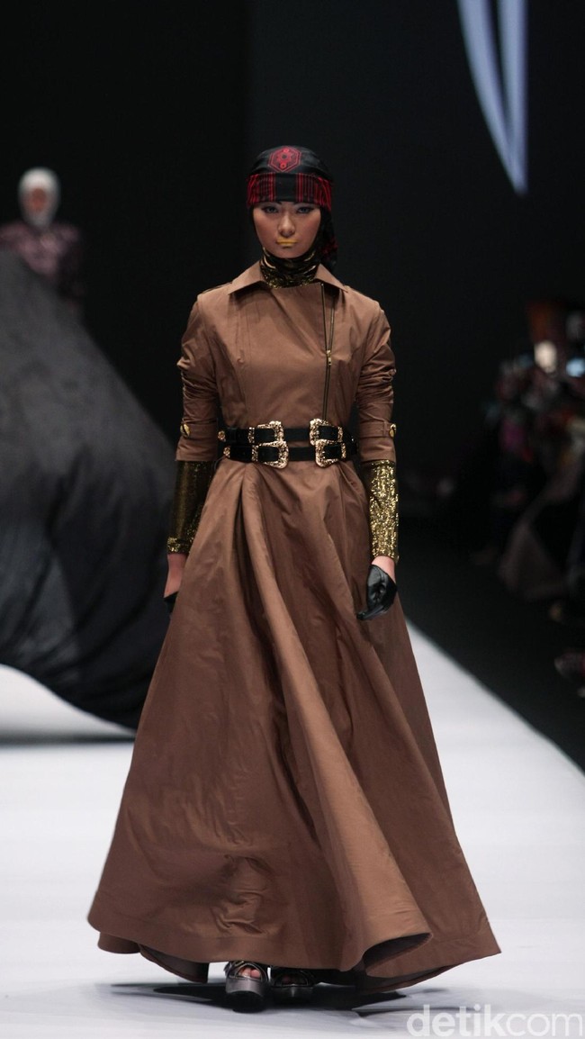 Koleksi Norma Hauri mengangkat tema Road Chic di Jakarta Fashion Week 2017. Senayan City. Jakarta. [Foto: Mohammad Abduh/Wolipop]