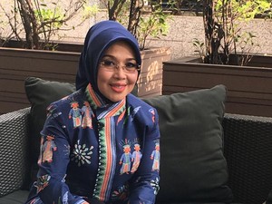 Foto: Gaya Cagub-Cawagub DKI Jakarta Agus-Sylvi Populerkan Batik Betawi
