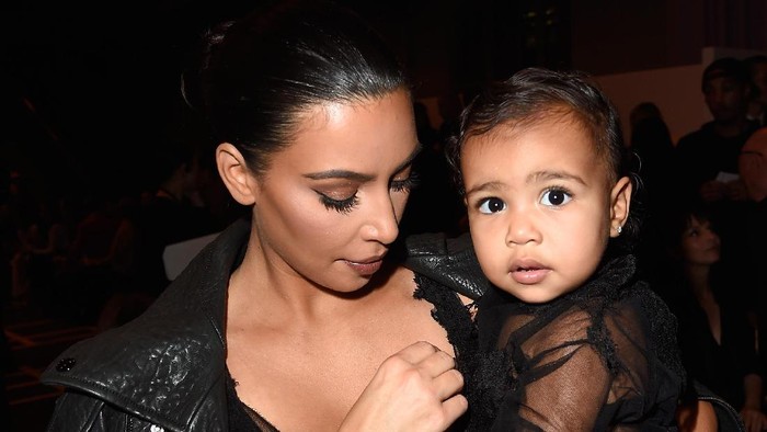 Memahami Kondisi yang Bikin Kim Kardashian Dilarang Hamil Lagi