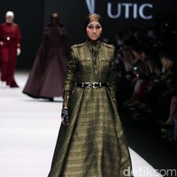 Koleksi Norma Hauri mengangkat tema Road Chic di Jakarta Fashion Week 2017. Senayan City. Jakarta. [Foto: Mohammad Abduh/Wolipop]