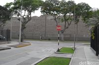 Piramida ini terletak di tengah Kota Lima (Angga/detikTravel)