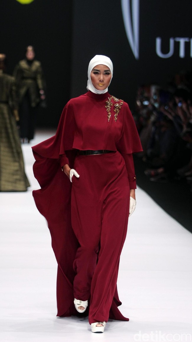 Koleksi Norma Hauri mengangkat tema Road Chic di Jakarta Fashion Week 2017. Senayan City. Jakarta. [Foto: Mohammad Abduh/Wolipop]