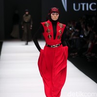 Koleksi Norma Hauri mengangkat tema Road Chic di Jakarta Fashion Week 2017. Senayan City. Jakarta. [Foto: Mohammad Abduh/Wolipop]