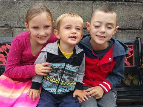 Foto Anak dengan Kanker Langka Setelah Jalani Kemoterapi Ini Bikin Terenyuh