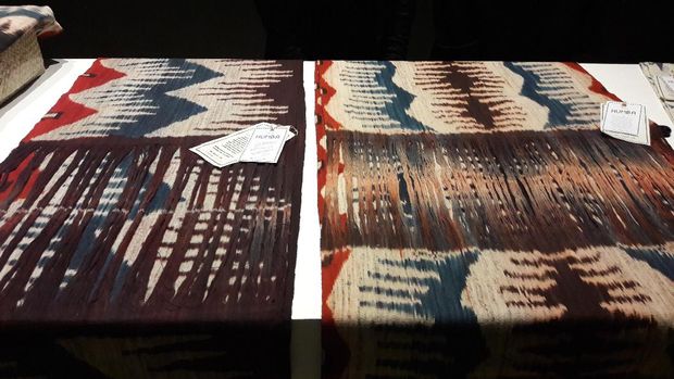 Sukses dengan Batik, Sejauh Mata Memandang kini Angkat Tenun Ikat Sumba