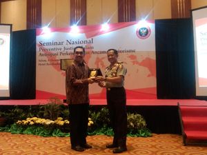 Jenderal Tito dan Komjen Suhardi Alius Teken MoU Pencegahan Terorisme