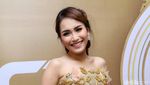 Muah...Kecupan Ayu Ting Ting