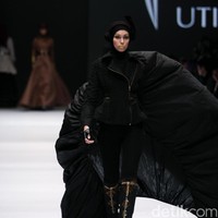 Koleksi Norma Hauri mengangkat tema Road Chic di Jakarta Fashion Week 2017. Senayan City. Jakarta. [Foto: Mohammad Abduh/Wolipop]