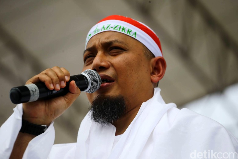 TGB Dukung Jokowi, Arifin Ilham: Kita Tunggu Musyawarah Ulama TGB Dukung Jokowi, Arifin Ilham: Kita Tunggu Musyawarah Ulama