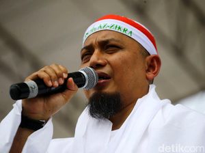 Ustaz Arifin Dirawat, Keluarga: Dokter Bilang Radang Tenggorokan