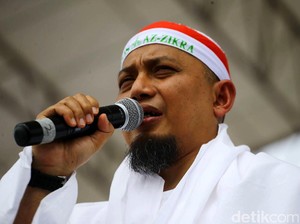 Arifin Ilham Tanya Alasan Rizieq-Somad Tak Masuk Daftar 200 Dai