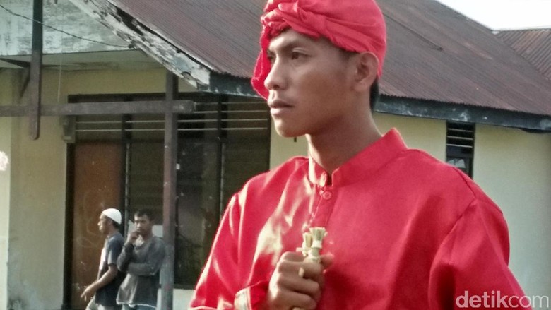 Ritual Tumpe yang mistis di Banggai, Sulawesi Tengah (Bonauli/detikTravel) Ritual Tumpe yang mistis di Banggai, Sulawesi Tengah (Bonauli/detikTravel)