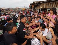 'Gerilya' Lapangan Sepanjang 11 Km, Agus Nonstop Sapa Warga