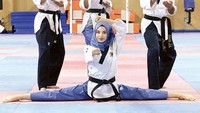 Atlet Taekwondo Turki, Kubra Dagli, sukses meraih medali emas beregu dari nomor Poomsae dalam Kejuaraan Dunia Taekwondo di Lima, Peru, Oktober 2016. (Foto: dok. pribadi via Instagram)