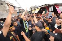 'Gerilya' Lapangan Sepanjang 11 Km, Agus Nonstop Sapa Warga