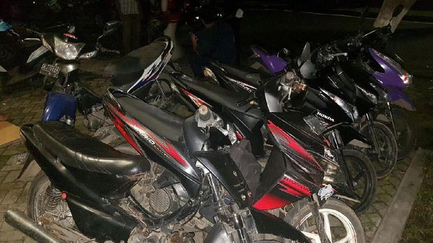10 Motor diduga hasil kejahatan disita polisi.