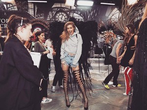 Gigi Hadid Ingin Menangis Tiap Kali Ingat Fashion Show Victorias Secret
