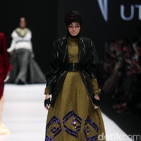 Koleksi Norma Hauri mengangkat tema Road Chic di Jakarta Fashion Week 2017. Senayan City. Jakarta. [Foto: Mohammad Abduh/Wolipop]