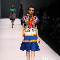 Koleksi Lenny Agustin mengusung tema Jaranan di Jakarta Fashion Week 2017. Senayan City. Jakarta. [Foto: Mohammad Abduh/Wolipop]