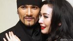 Jarang Tampil Berdua, Rommy Rafael dan Sang Istri Mesra Banget