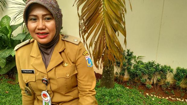 Lurah Pondok Labu Siti Fauziah menyebut penertiban ini dilakukan rutin setiap bulan.