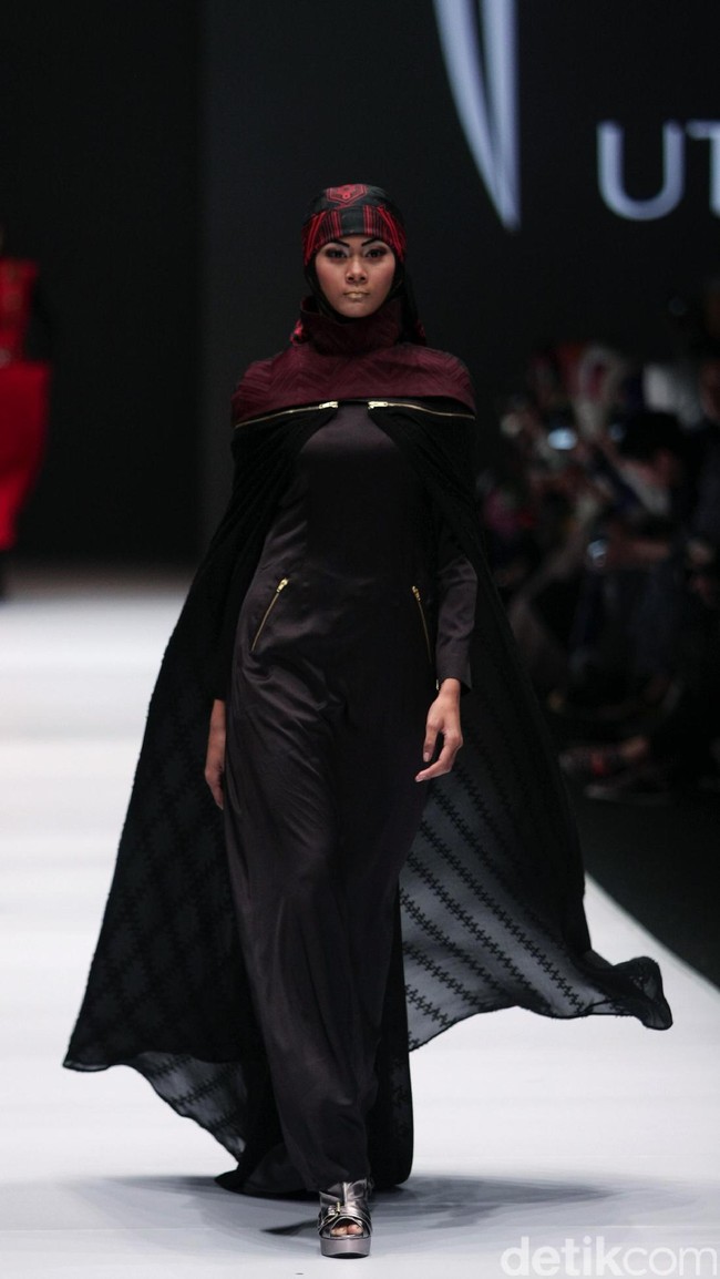 Koleksi Norma Hauri mengangkat tema Road Chic di Jakarta Fashion Week 2017. Senayan City. Jakarta. [Foto: Mohammad Abduh/Wolipop]