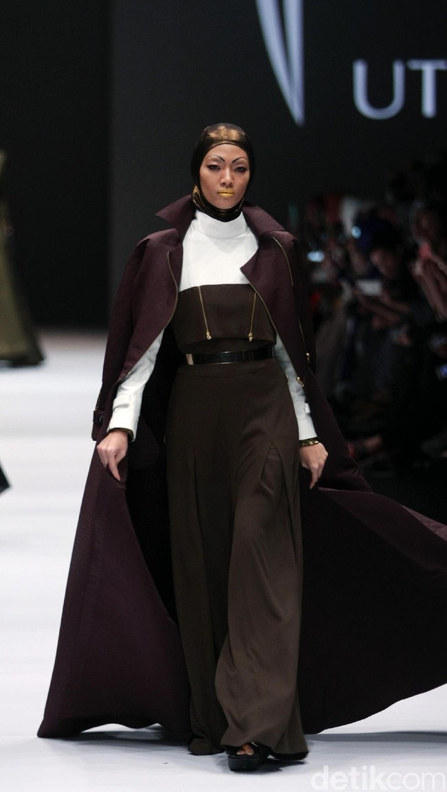 Koleksi Norma Hauri mengangkat tema Road Chic di Jakarta Fashion Week 2017. Senayan City. Jakarta. [Foto: Mohammad Abduh/Wolipop]
